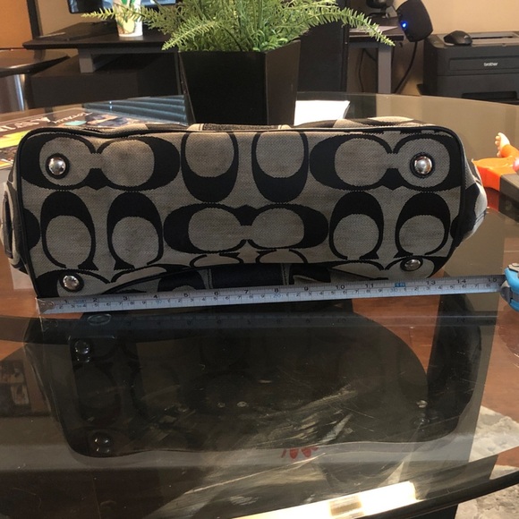 Vintage Y2K Coach Fabric Black & Gray Signature Shoulder Bag w/ Leather Straps - Picture 9 of 15